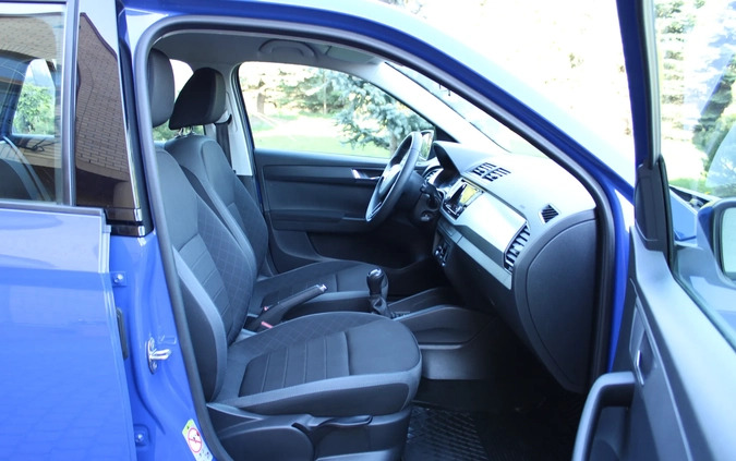 Skoda Fabia cena 39800 przebieg: 142000, rok produkcji 2020 z Ciechanów małe 352